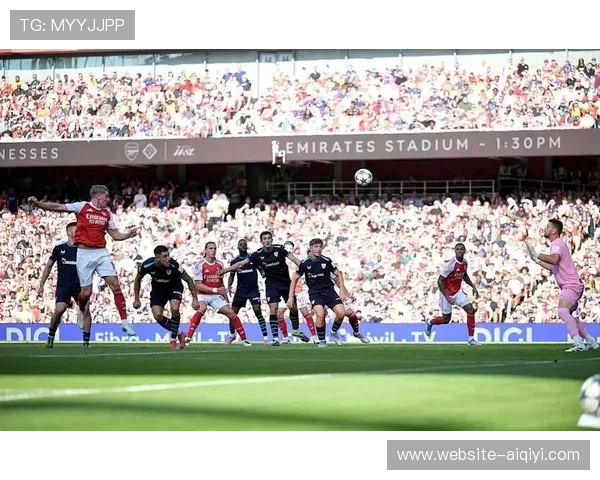 战术对位:阿森纳赖斯与祖比门迪封锁中路,破解曼联反击